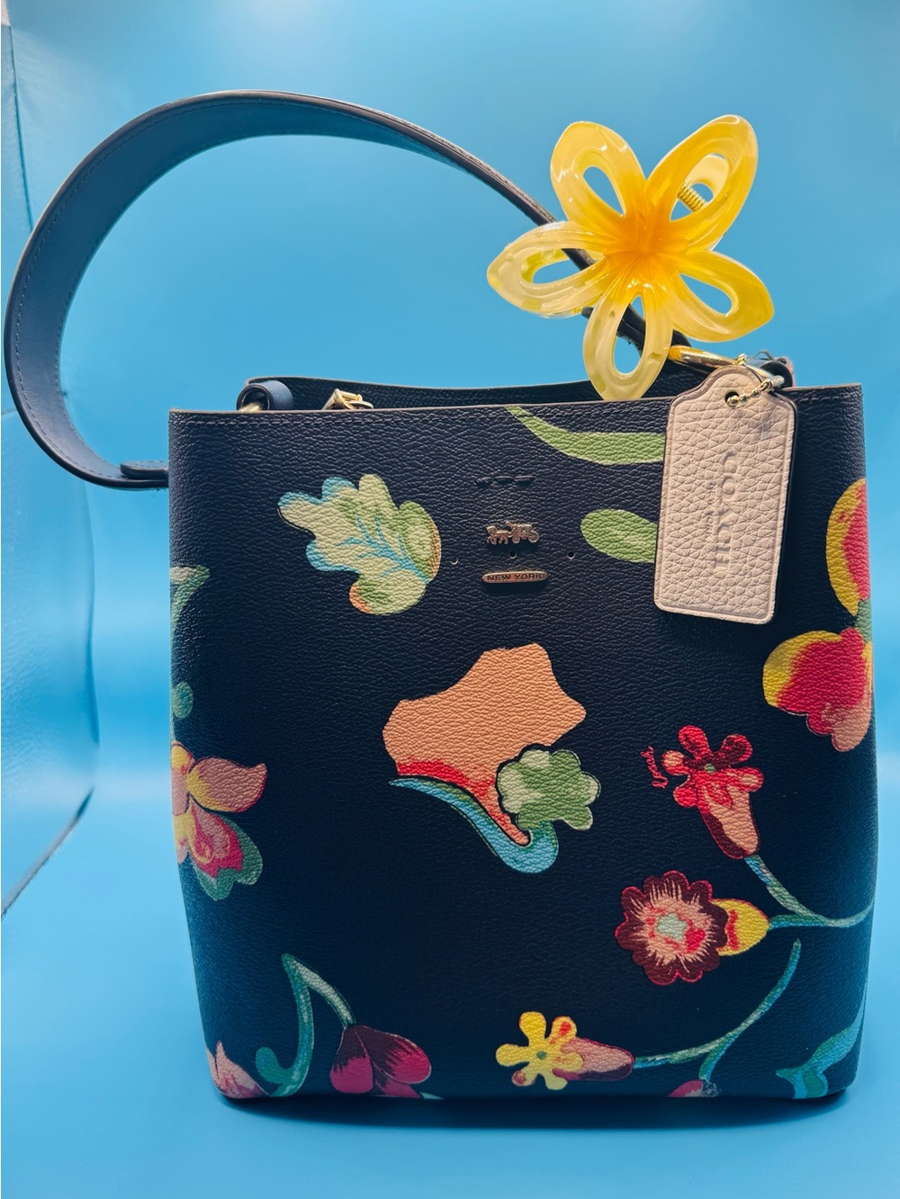 🌸 Coach Got a Little Artsy With This One 🌸 | Floral Pebbled Leather C8611 Bag